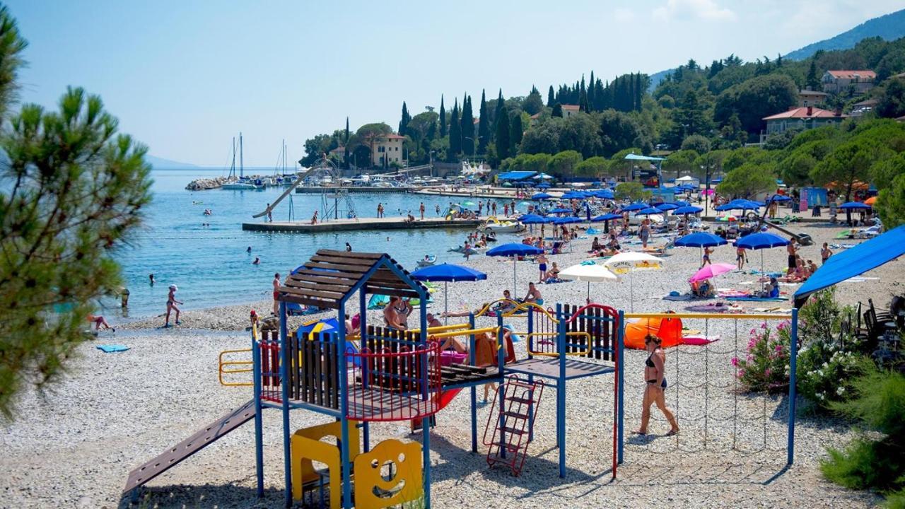 Apartments Skorup Ičići Buitenkant foto