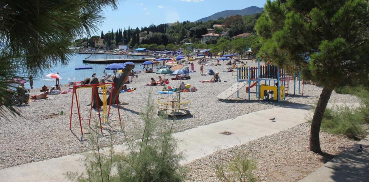 Apartments Skorup Ičići Buitenkant foto
