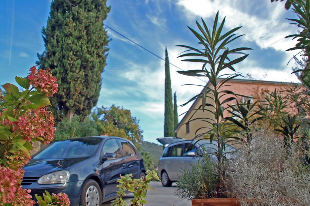 Apartments Skorup Ičići Buitenkant foto